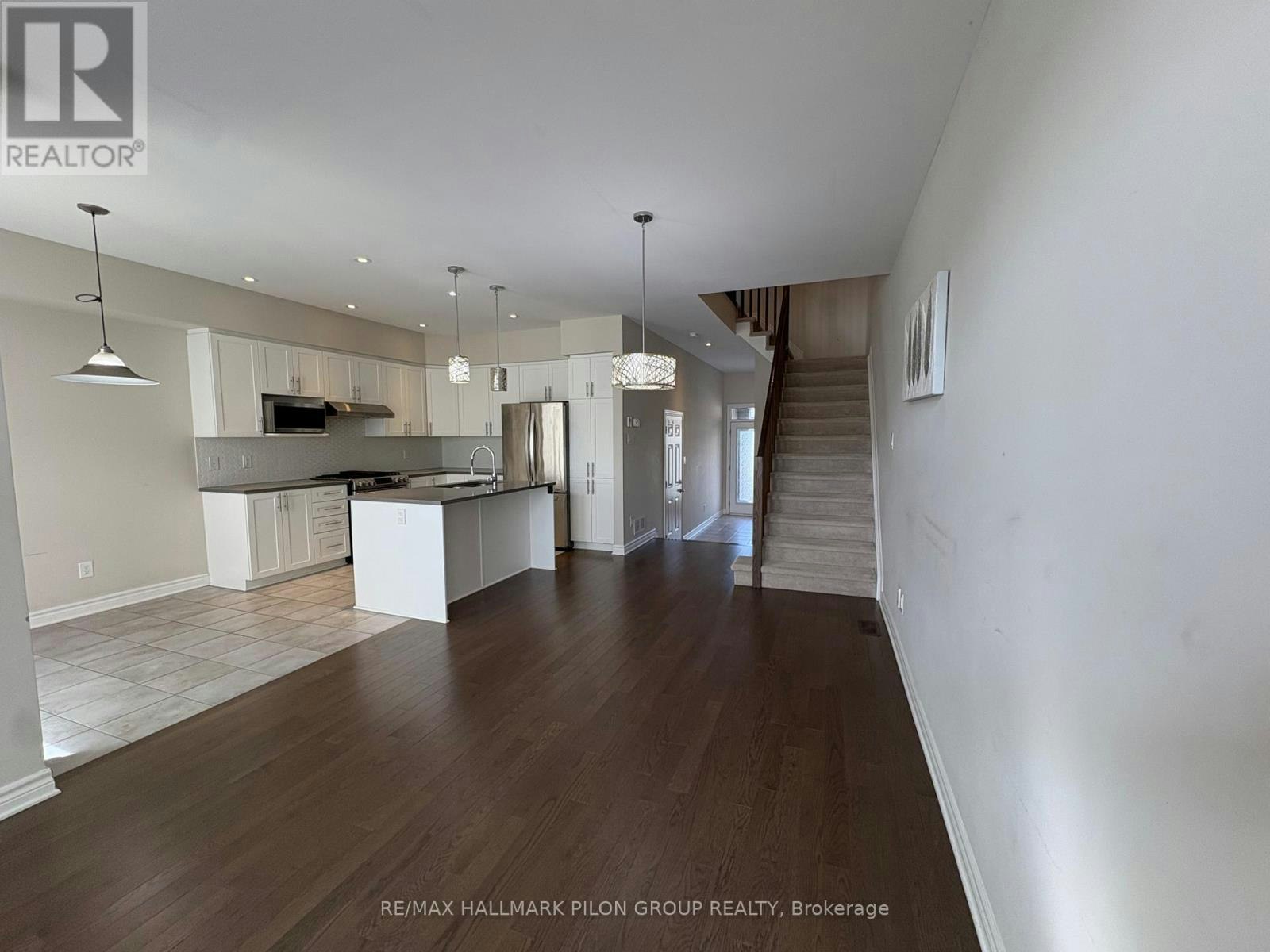 324 Rainrock Crescent, Ottawa, ON, K1W 0J7 - 4
