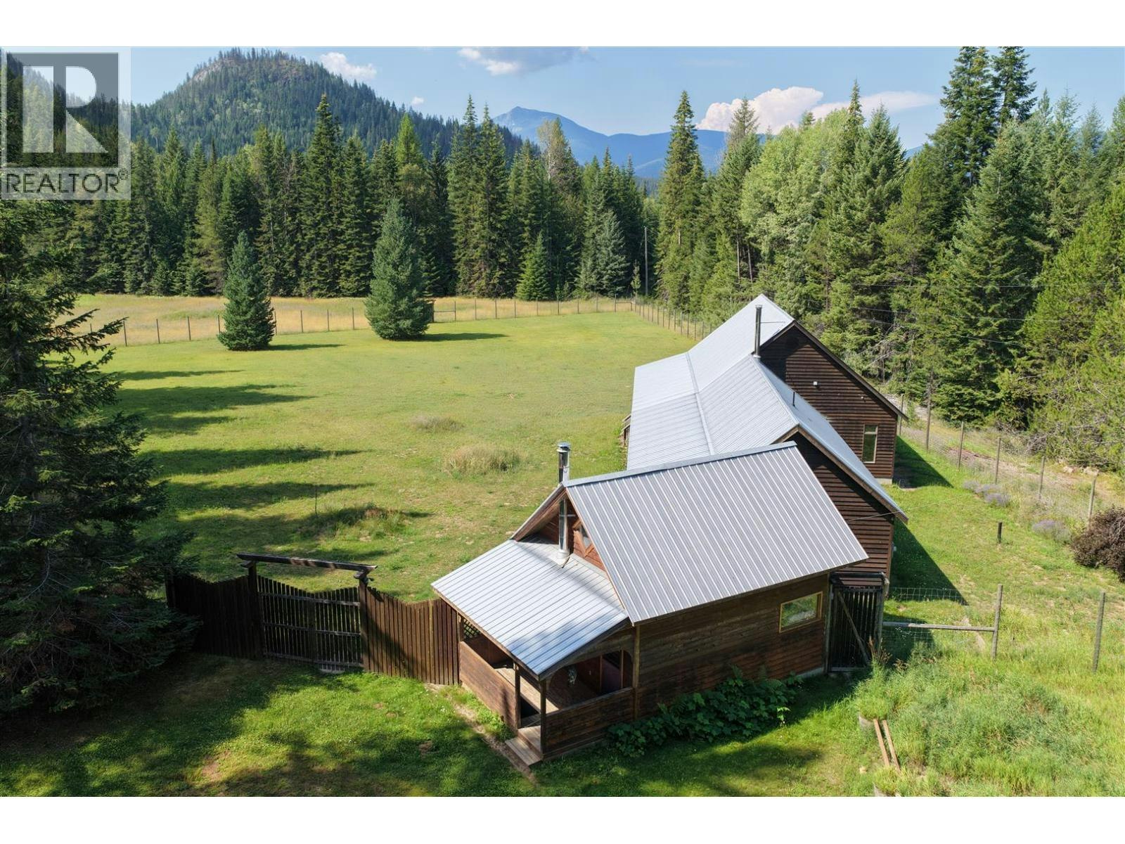 152 Talbot Road, Nelway, BC, V0G 1Z0