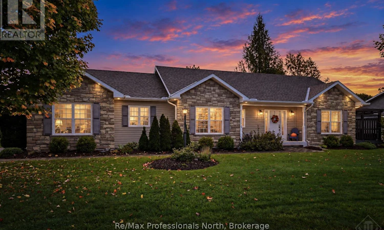 2 Inveraray Court