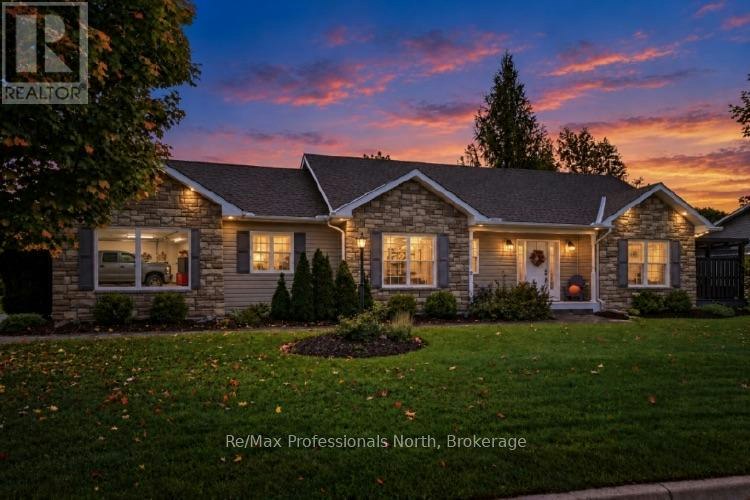 2 Inveraray Court, Bracebridge, ON, P1L 2G8