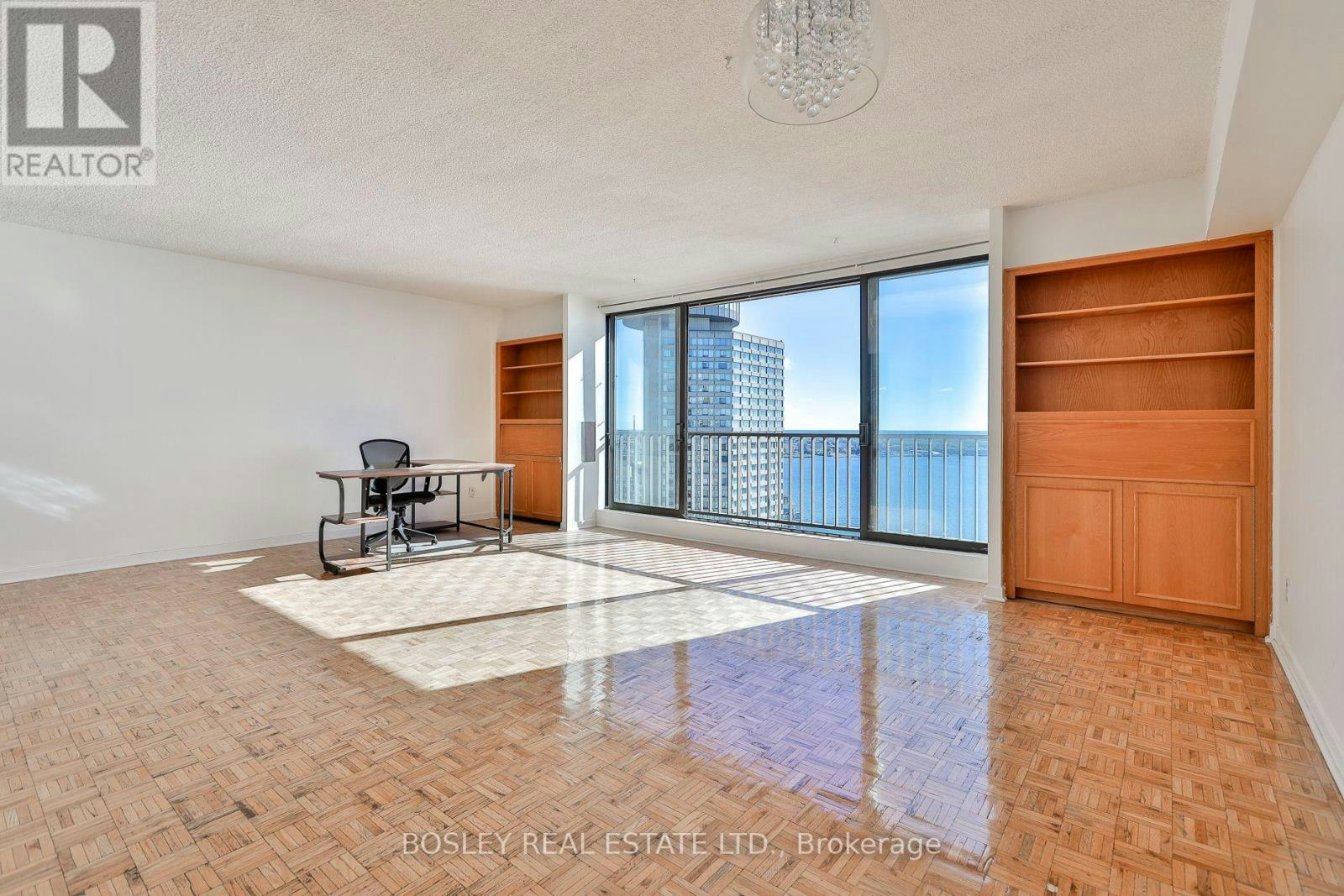 2825-33 Harbour Square, Toronto, ON, M5J 2Z6 - 2