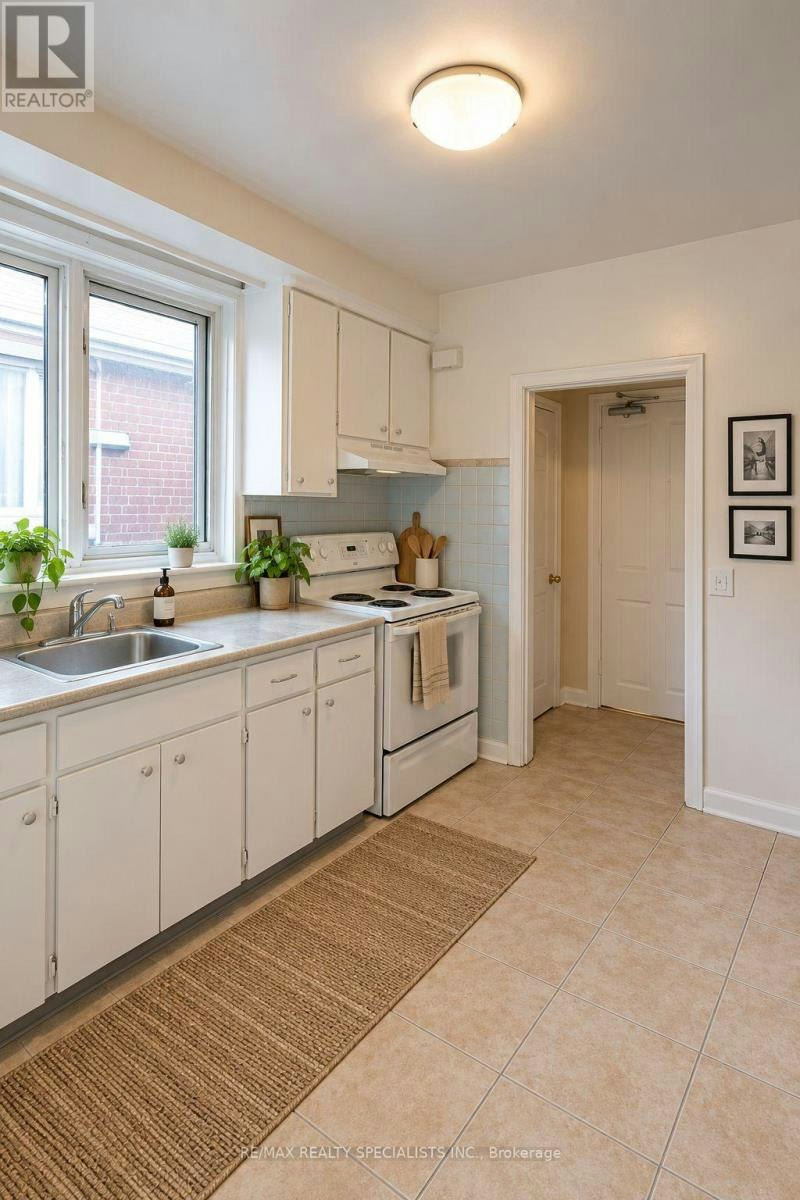 3-163 Morrison Avenue, Toronto, ON, M6E 1M7 - 6