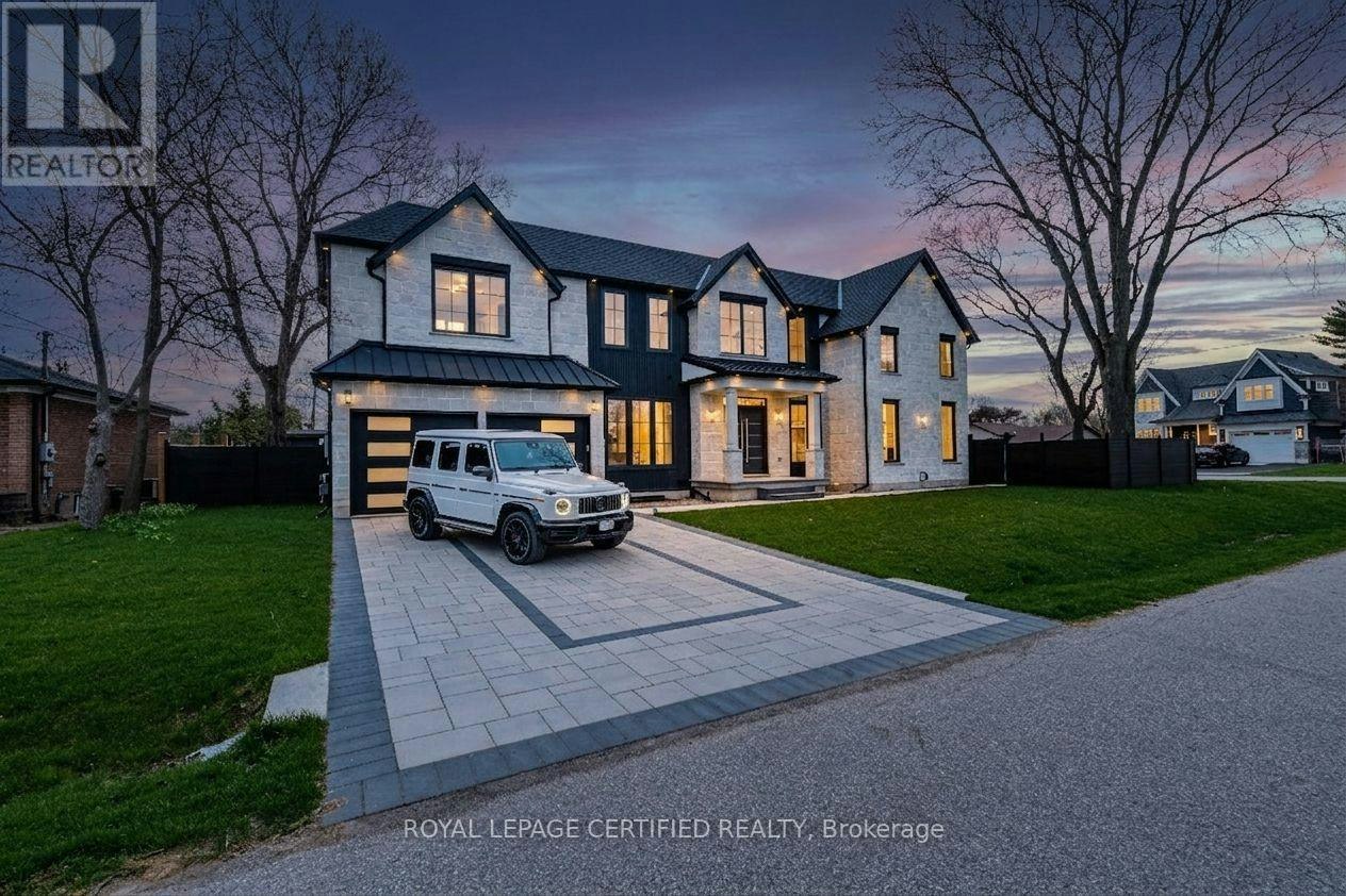 1404 Waverly Avenue SW, Oakville, ON, L6L 2S3