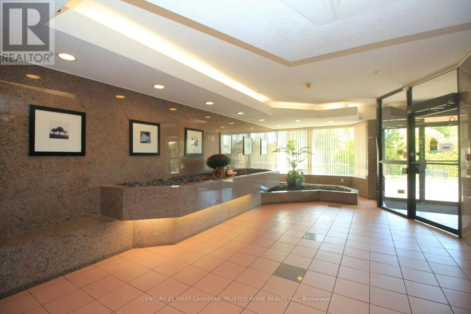 209-521 Riverside Drive, London, ON, N6H 5E2 2