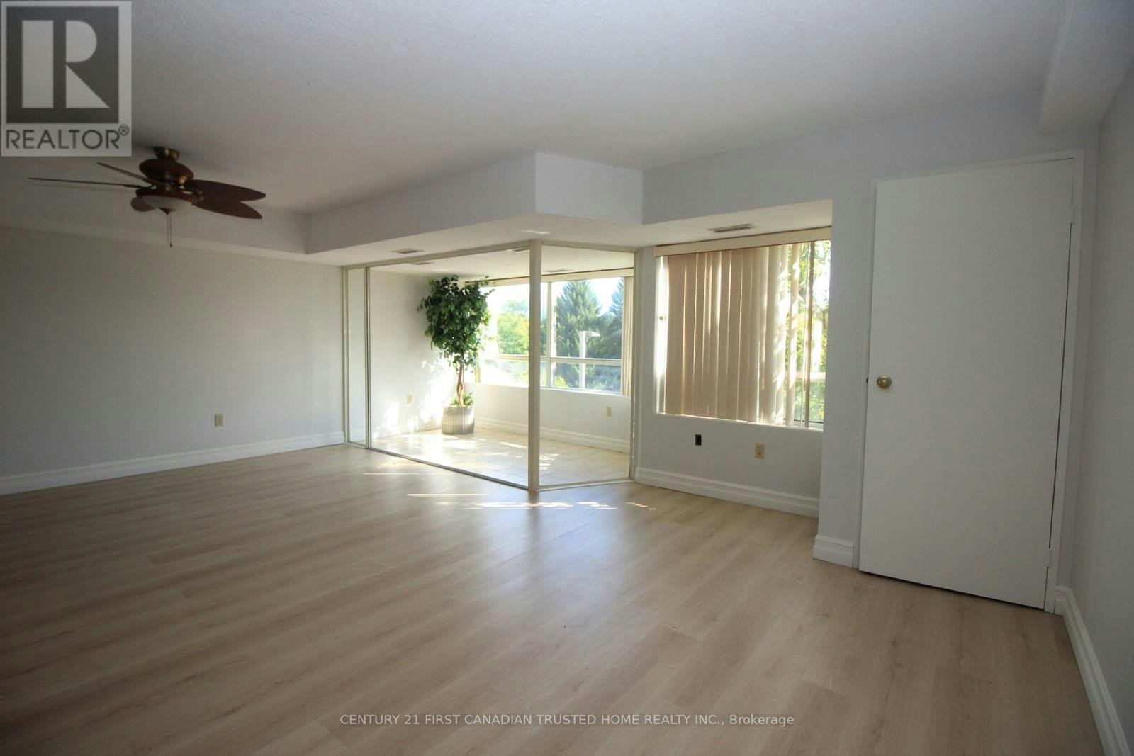 209-521 Riverside Drive, London, ON, N6H 5E2 4