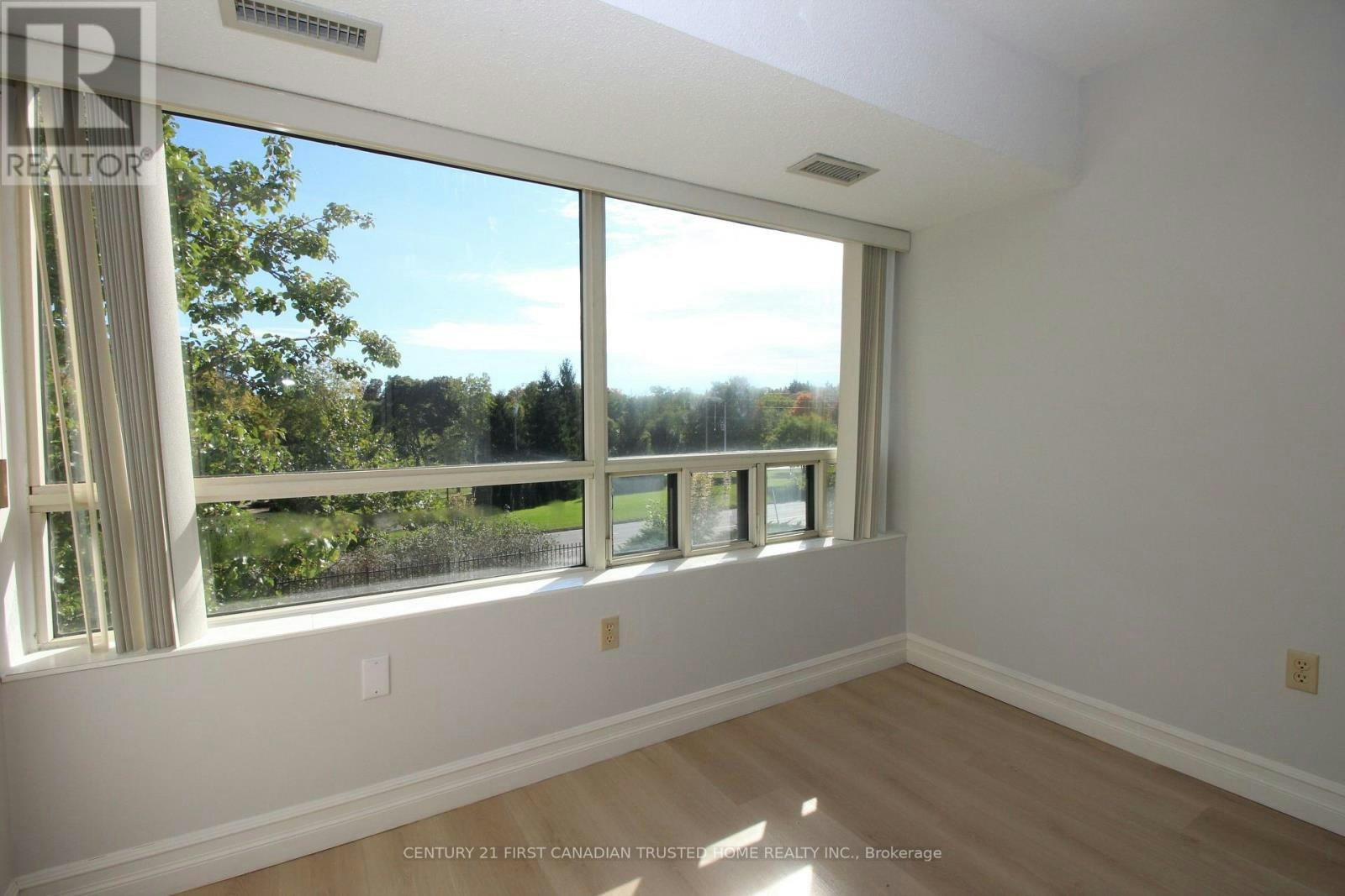 209-521 Riverside Drive, London, ON, N6H 5E2 5
