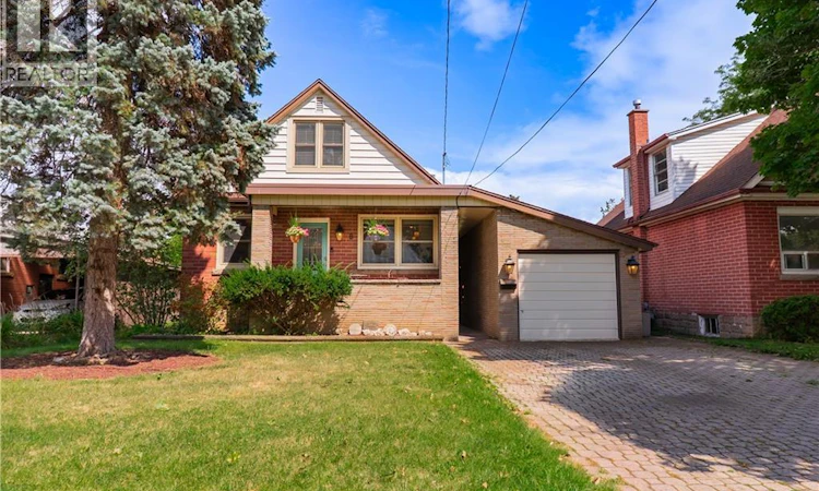 8 Cameron Avenue