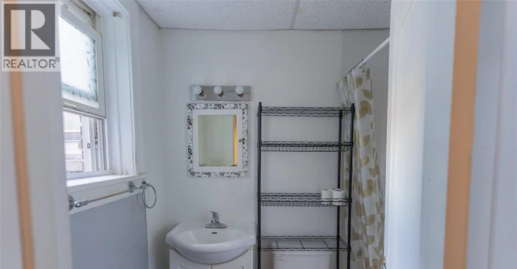 201-710 Giles Boulevard East, Windsor, ON, N9A 4E4 - 11