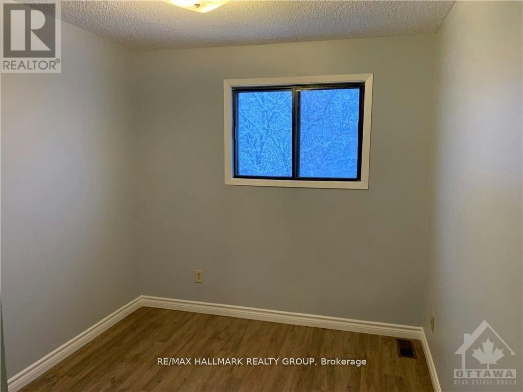 23 Black Forest Lane, Ottawa, ON, K2H 9E6 - 11