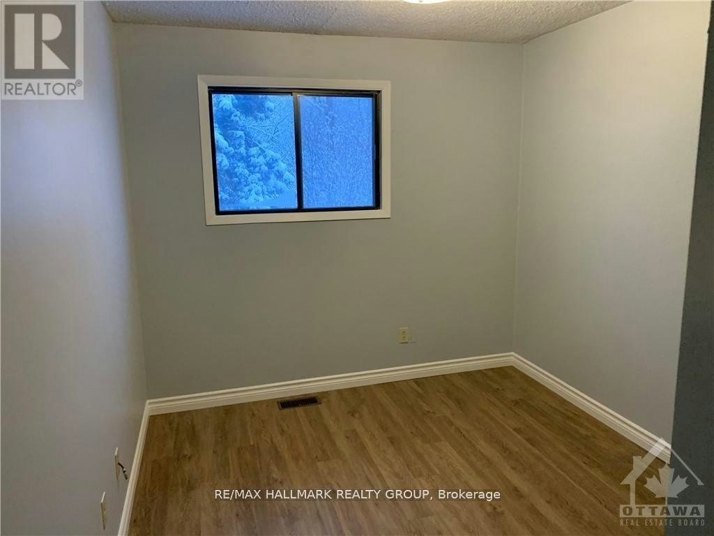 23 Black Forest Lane, Ottawa, ON, K2H 9E6 - 14