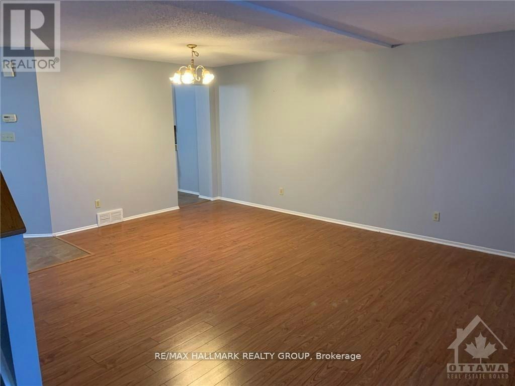 23 Black Forest Lane, Ottawa, ON, K2H 9E6 - 4