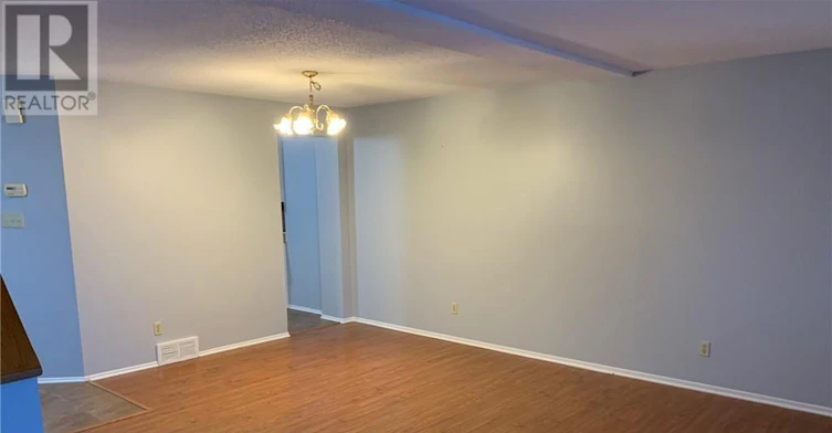 23 Black Forest Lane, Ottawa, ON, K2H 9E6 - 4