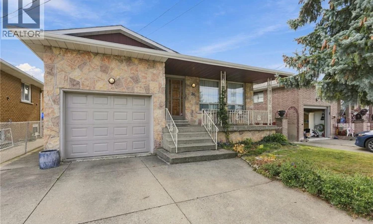 36 Algonquin Court