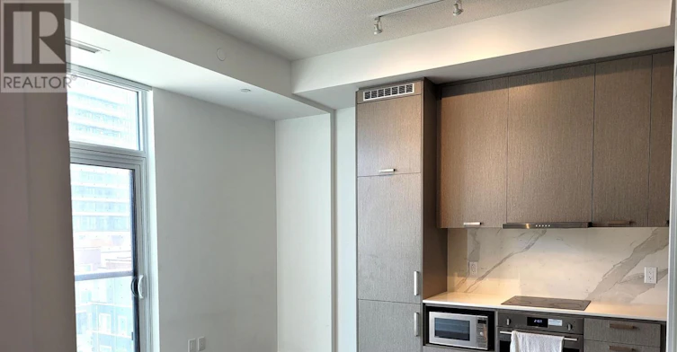 503-10 Honeycrisp Crescent, Vaughan, ON, L4K 0M7 - 5