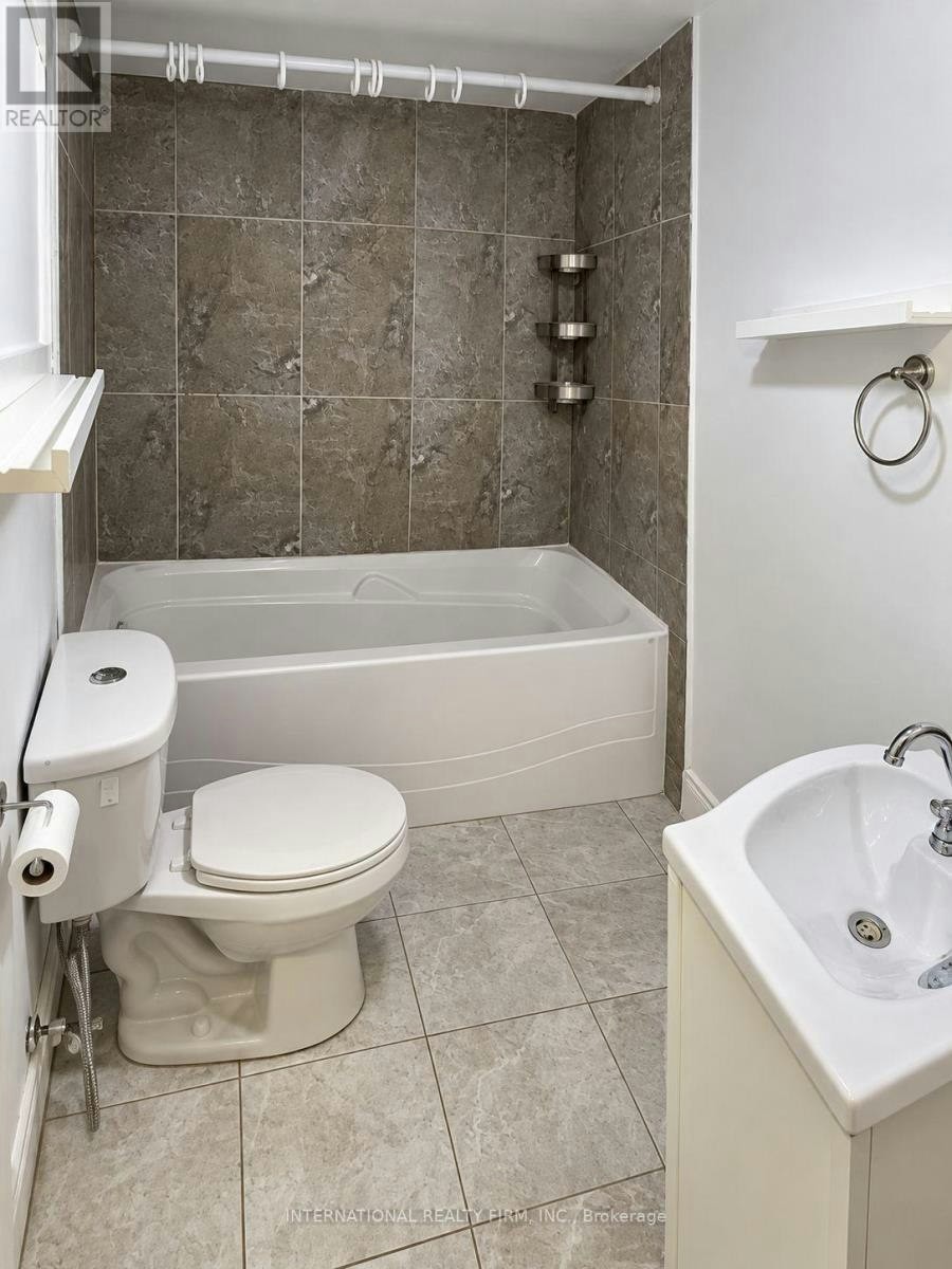 BASEMENT-16 Constellation Crescent, Richmond Hill, ON, L4C 8J7 - 3