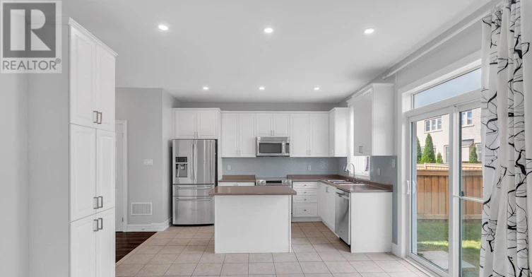 12 Greco Avenue, Georgina, ON, L4P 0G8 - 10