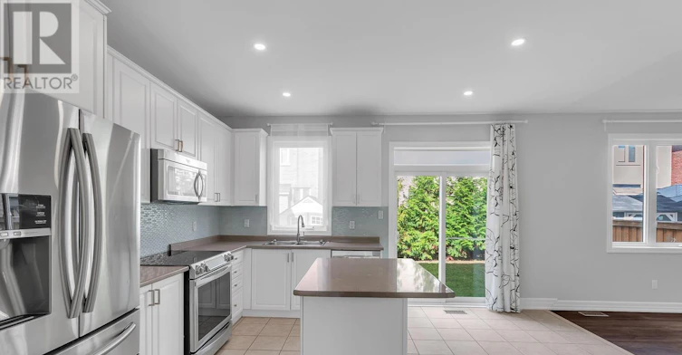 12 Greco Avenue, Georgina, ON, L4P 0G8 - 8