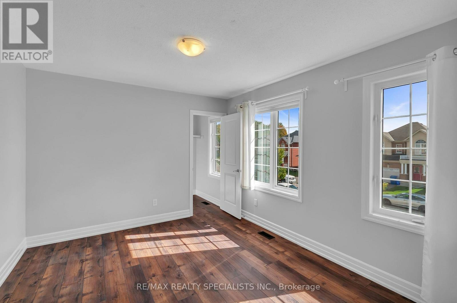 12 Greco Avenue, Georgina, ON, L4P 0G8 - 18
