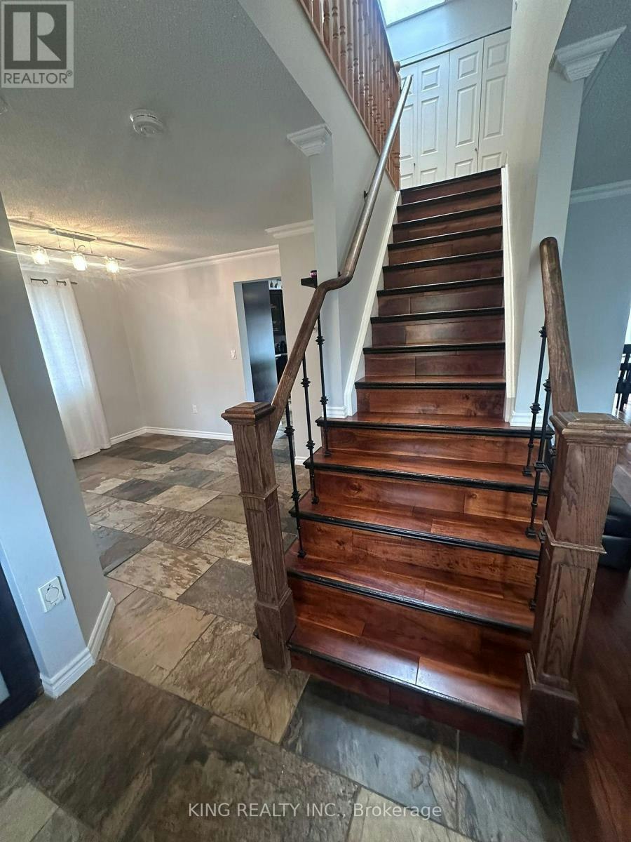 9 Whitehorn Crescent, Barrie, ON, L4N 8E3 - 10