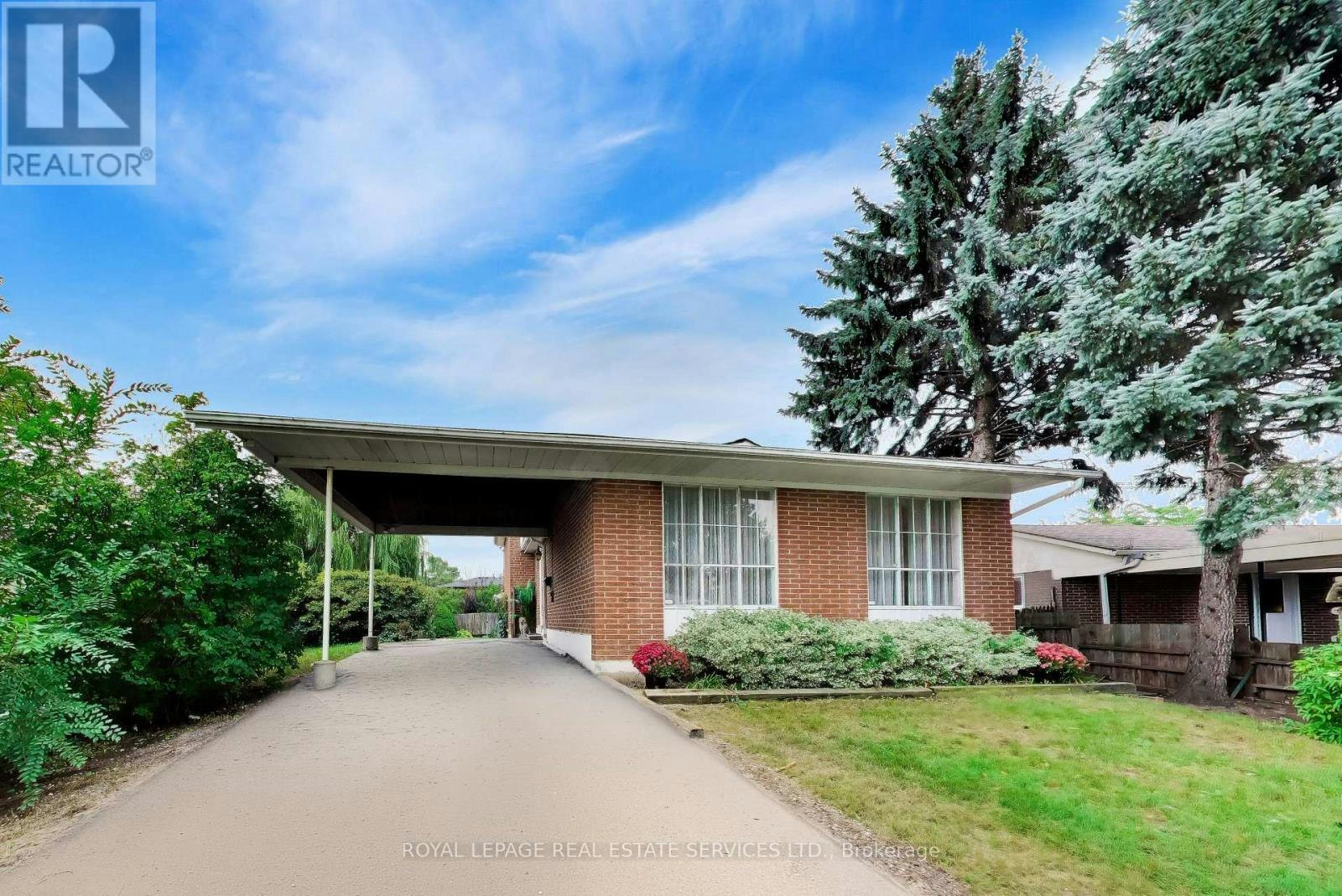 24 Elmvale Crescent, Toronto, ON, M9V 2B9