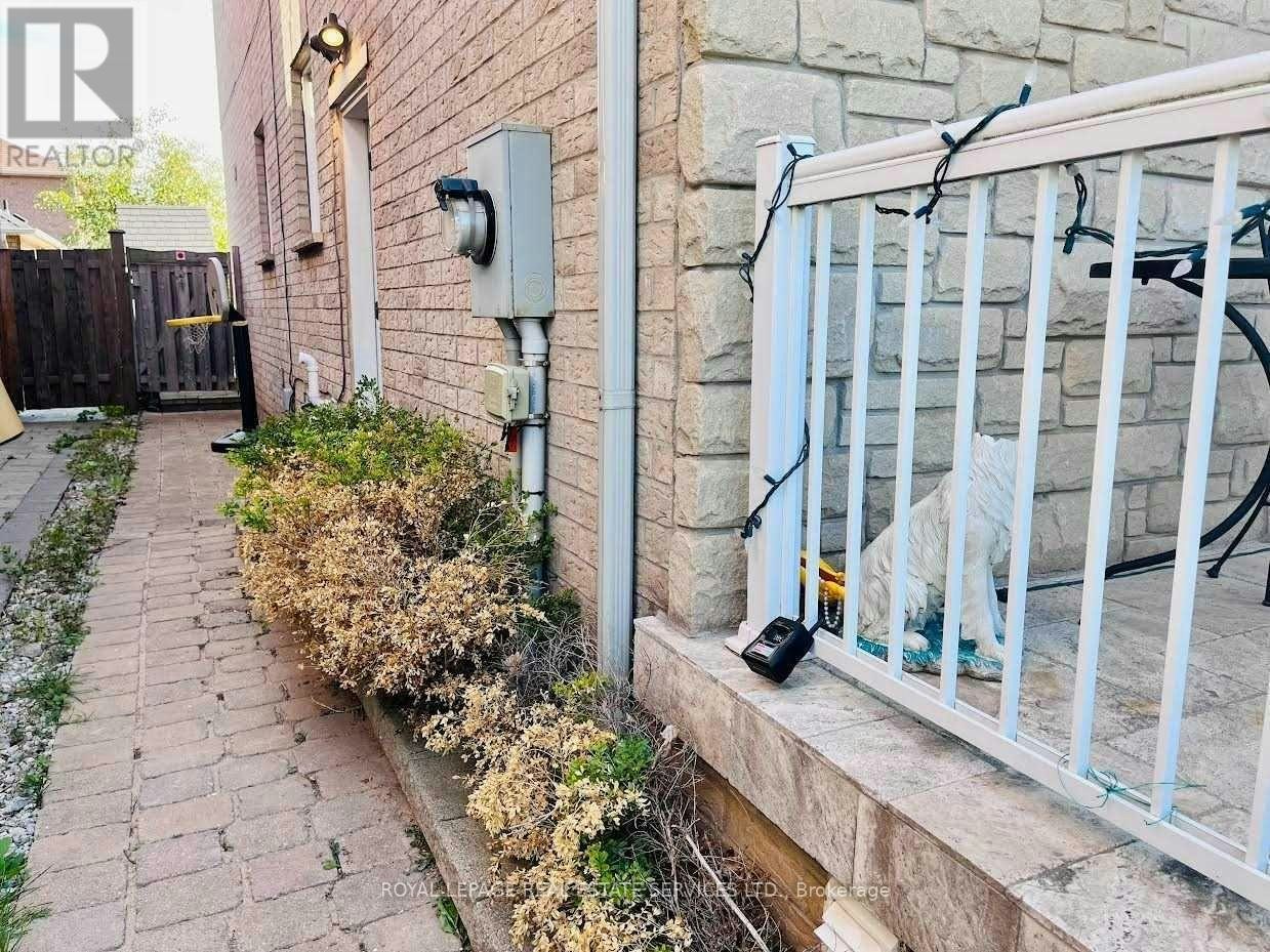 1038 Agram Drive, Oakville, ON, L6H 7L6