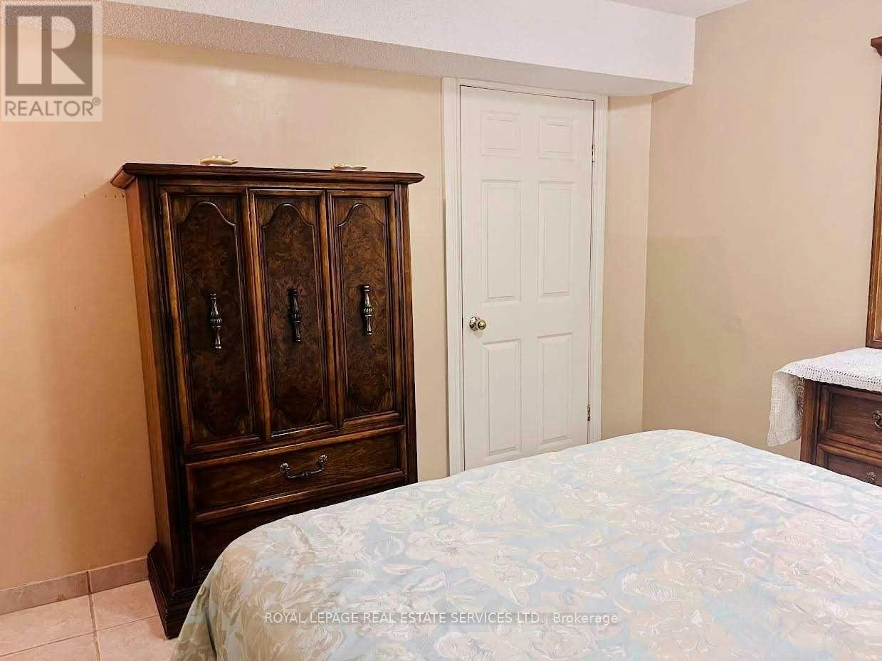 1038 Agram Drive, Oakville, ON, L6H 7L6 - 13