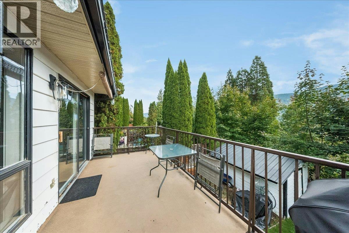 3609 Southridge Drive, Castlegar, BC, V1N 3X7 - 36