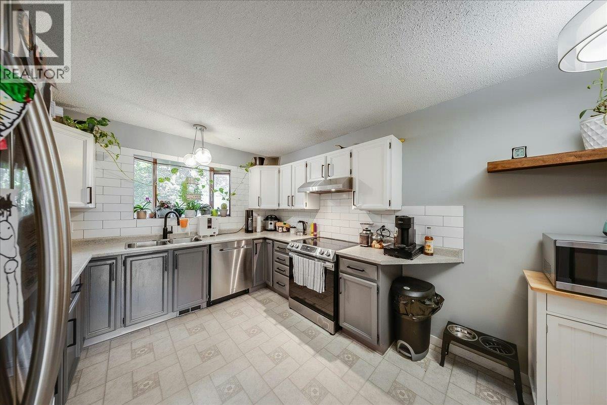 3609 Southridge Drive, Castlegar, BC, V1N 3X7 - 11
