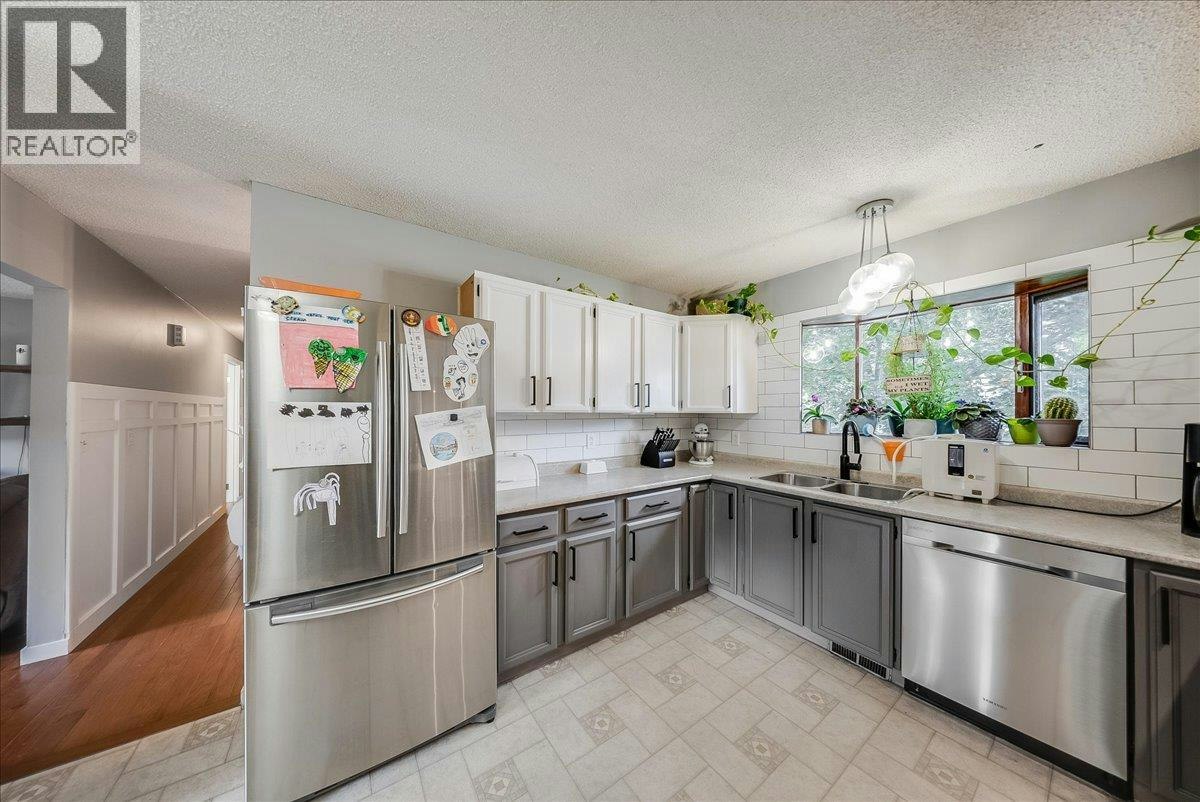 3609 Southridge Drive, Castlegar, BC, V1N 3X7 - 10