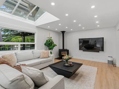 8805 Delcourt Crescent - 3