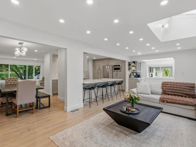 8805 Delcourt Crescent - 4