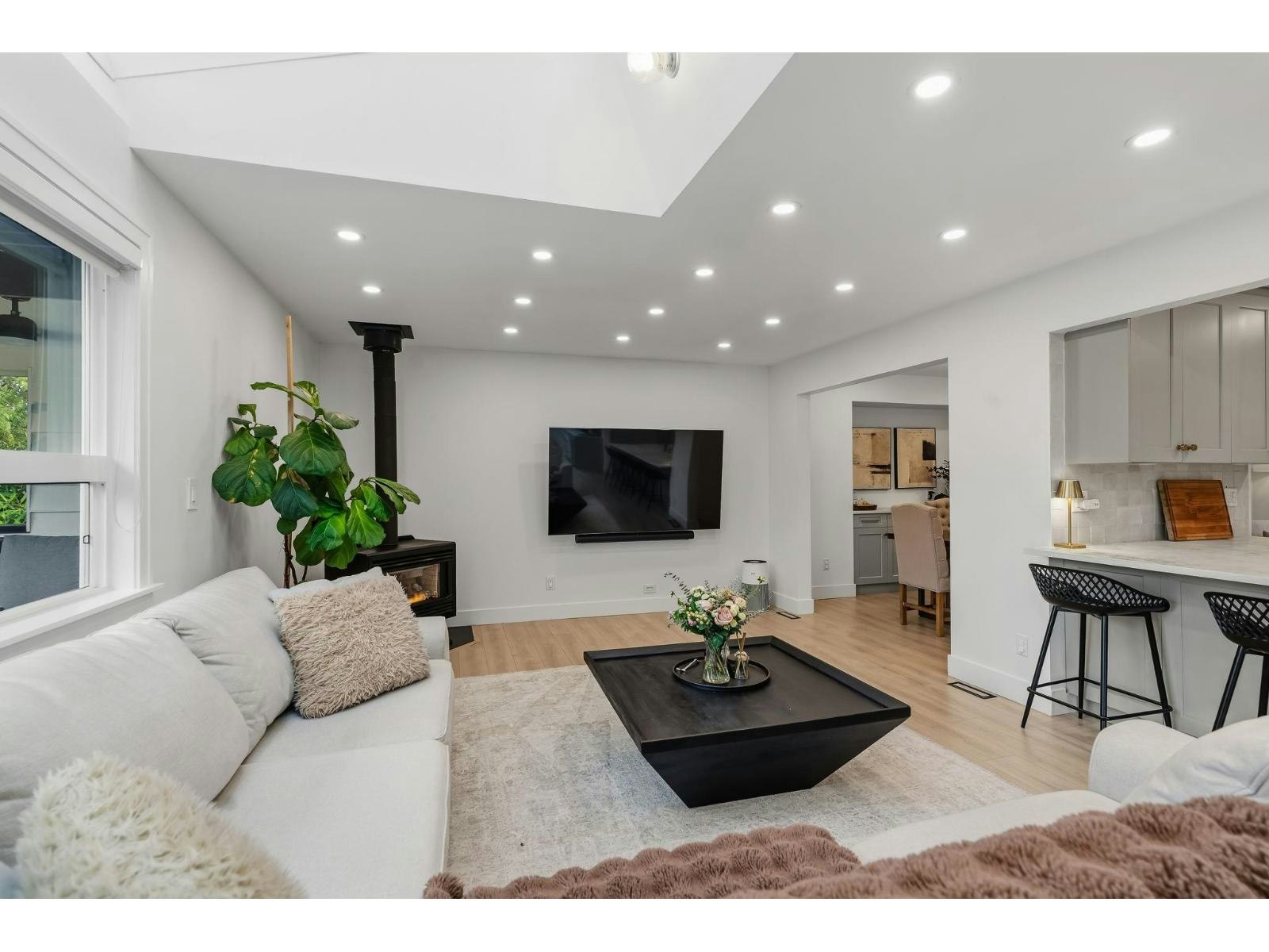 8805 Delcourt Crescent - 2