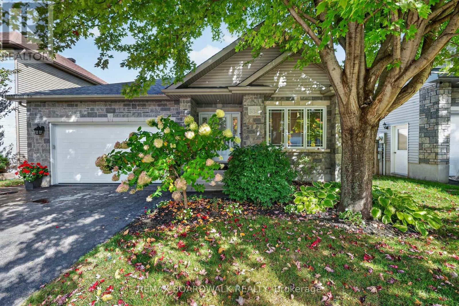 35 Honore Crescent, Limoges, ON, K0A 2M0