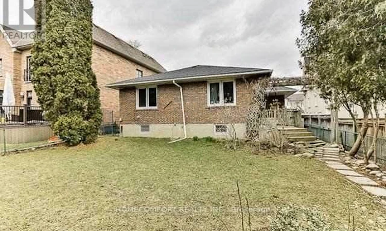 67 Munro Boulevard