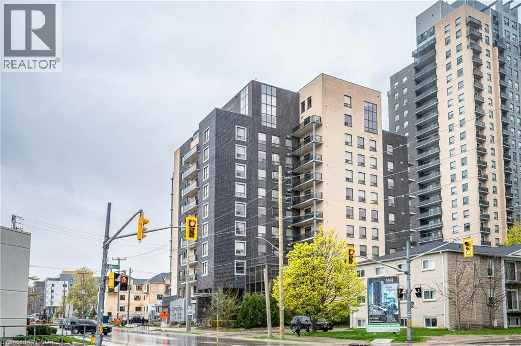 404-8 Hickory Street W, Waterloo, ON, N2L 3H6