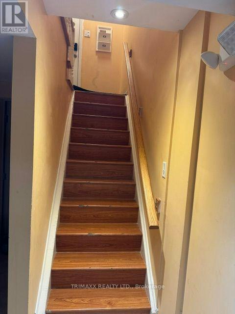 2 Paper Birch Road, Brampton, ON, L6P 2J9 3