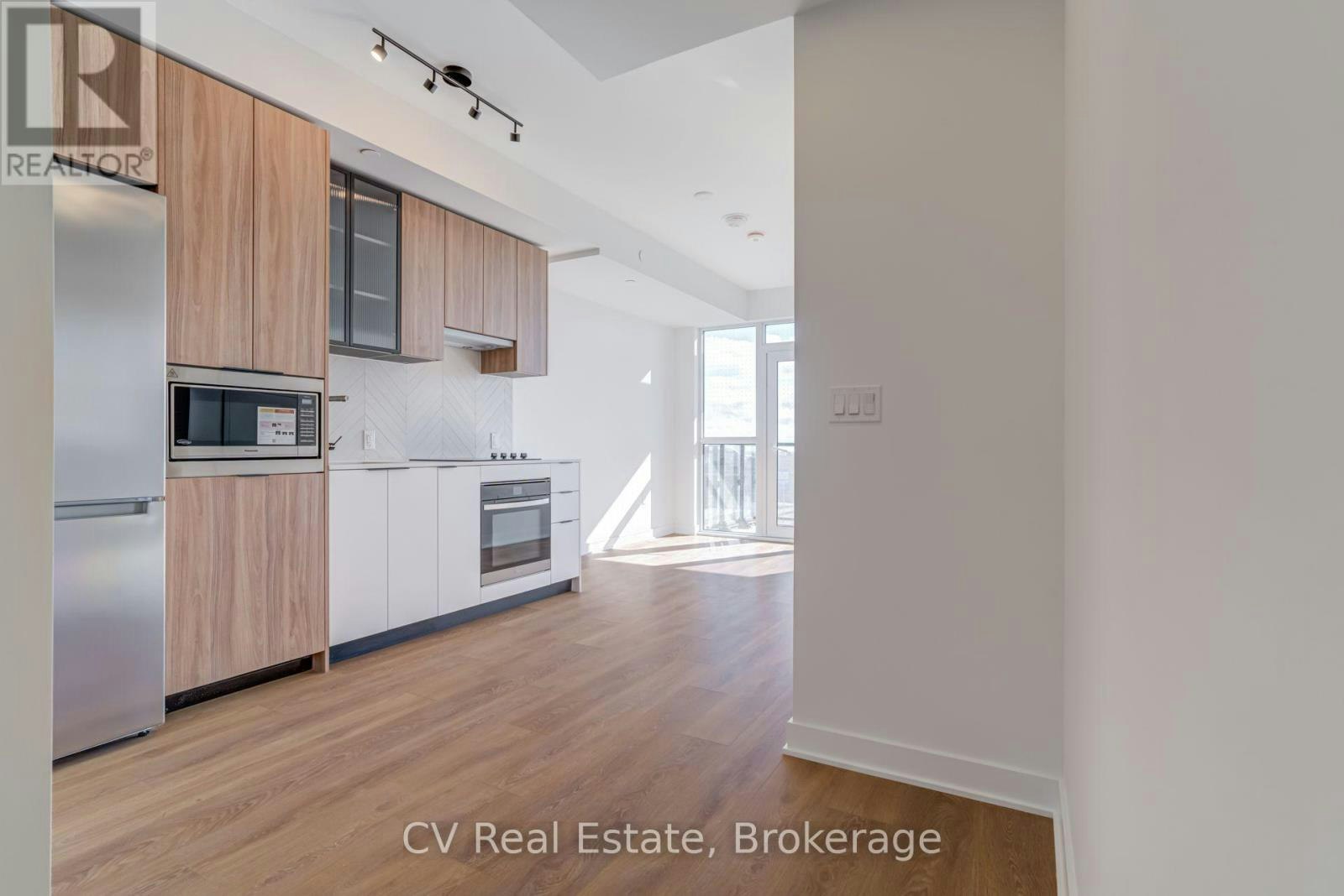 407-1037 The Queensway, Toronto, ON, M8Z 6C7 - 4