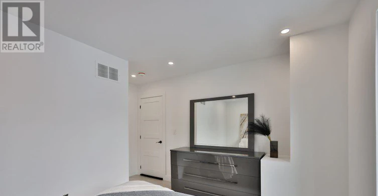 2-172 Royal York Road, Toronto, ON, M8V 2V4 - 11