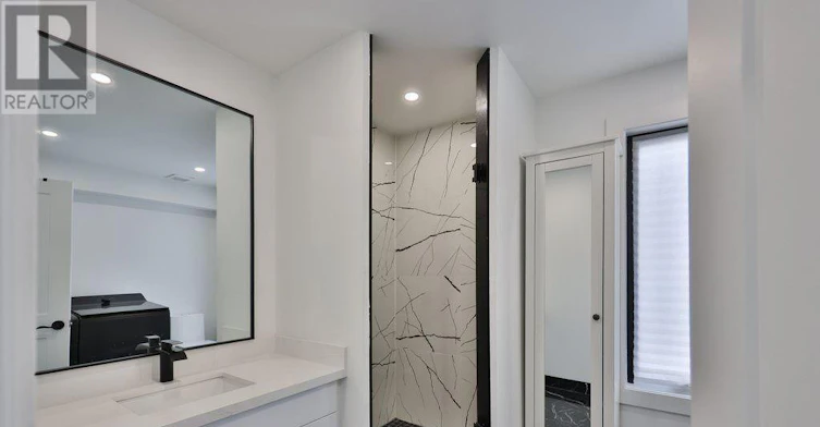 2-172 Royal York Road, Toronto, ON, M8V 2V4 - 9