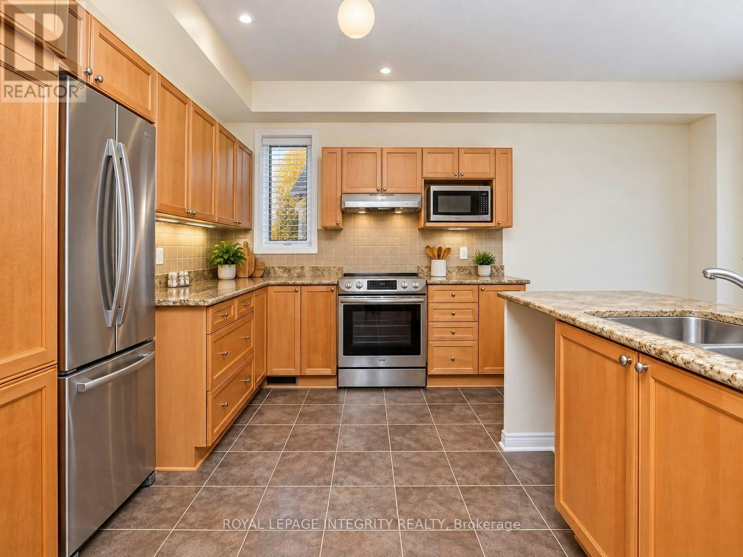 104 Whitestone Drive, Ottawa, ON, K2C 4C5 - 6