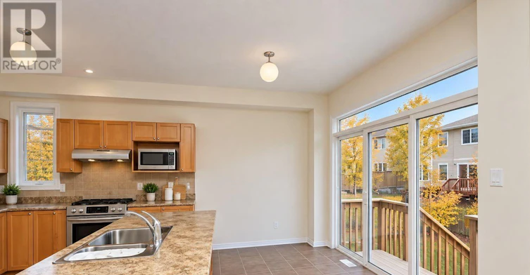 104 Whitestone Drive, Ottawa, ON, K2C 4C5 - 8
