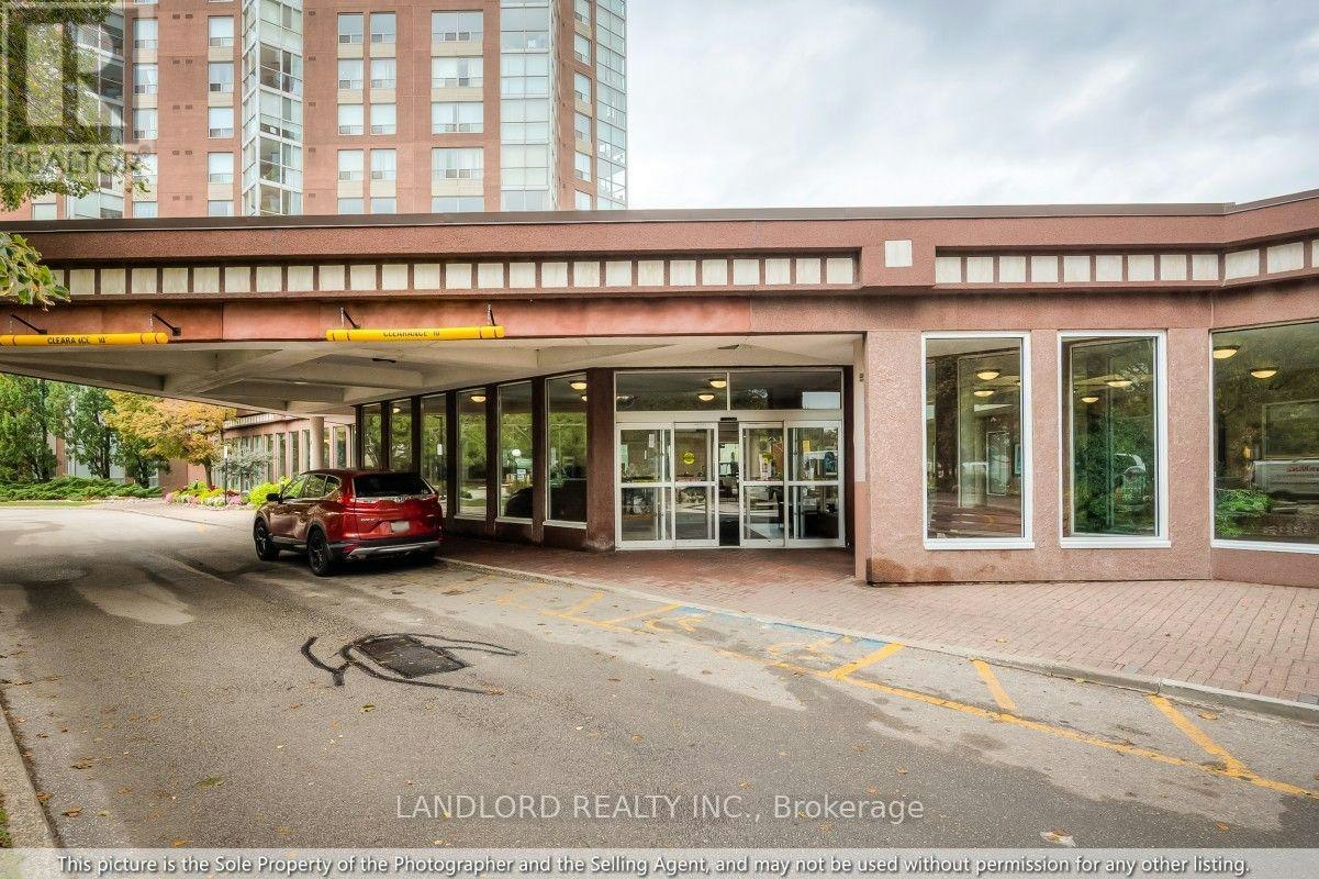 2504-5 Concorde Place, Toronto, ON, M3C 3M8 - 25