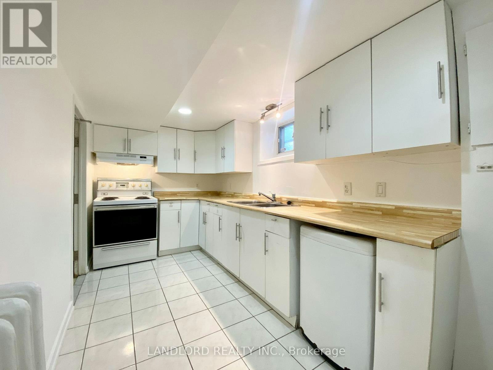 BSMT-114 Bellefair Avenue, Toronto, ON, M4L 3T8 - 5