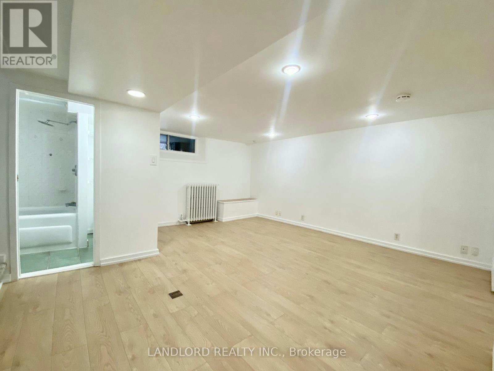 BSMT-114 Bellefair Avenue, Toronto, ON, M4L 3T8 - 4
