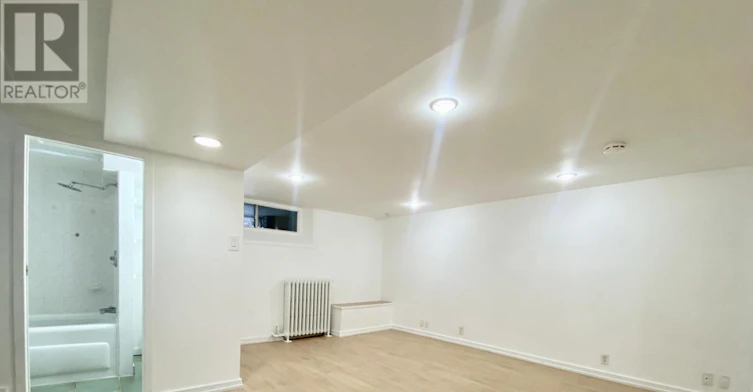 BSMT-114 Bellefair Avenue, Toronto, ON, M4L 3T8 - 4