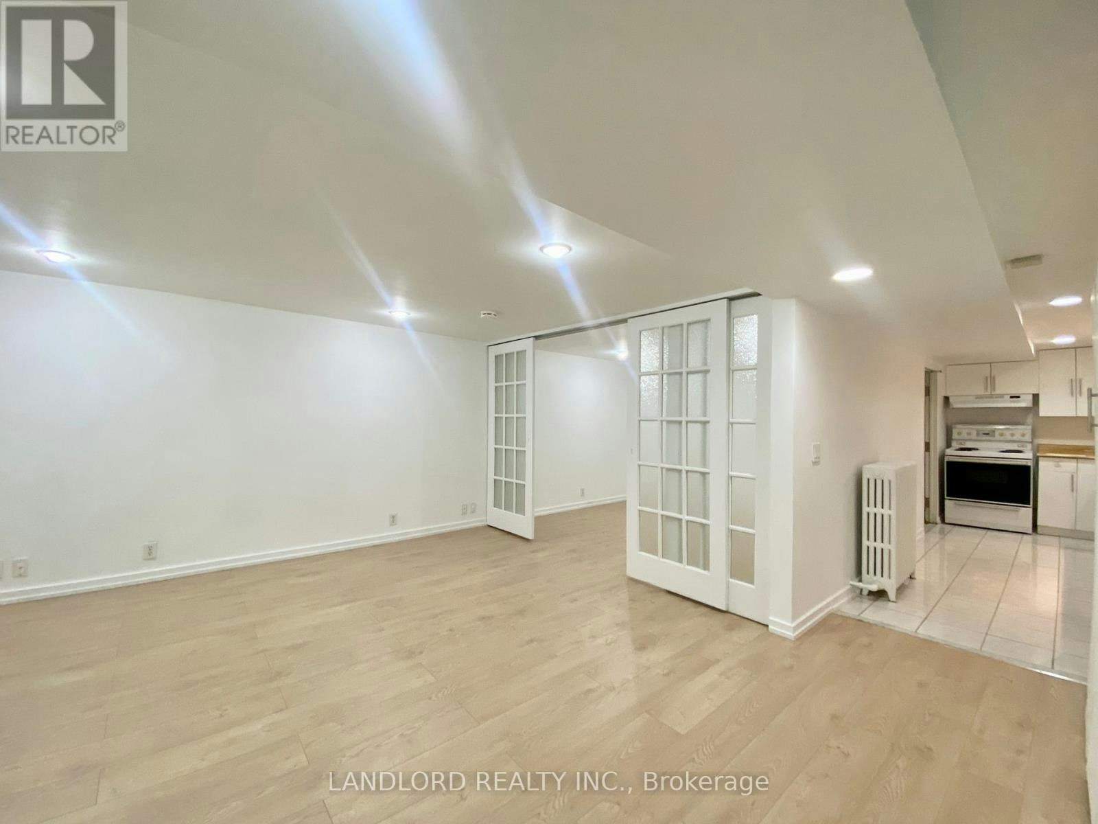 BSMT-114 Bellefair Avenue, Toronto, ON, M4L 3T8