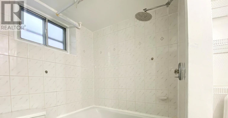 BSMT-114 Bellefair Avenue, Toronto, ON, M4L 3T8 - 10