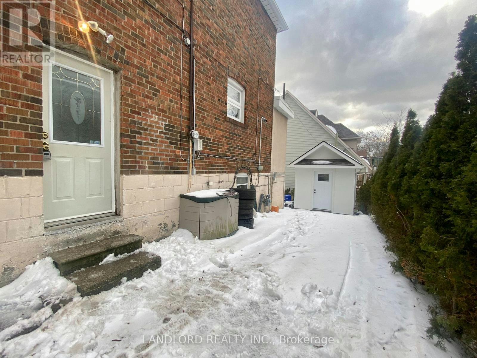BSMT-114 Bellefair Avenue, Toronto, ON, M4L 3T8 - 18