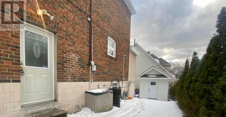 BSMT-114 Bellefair Avenue, Toronto, ON, M4L 3T8 - 18