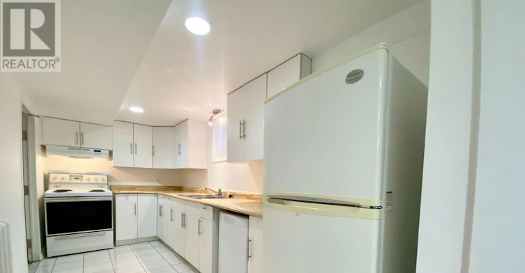 BSMT-114 Bellefair Avenue, Toronto, ON, M4L 3T8 - 8